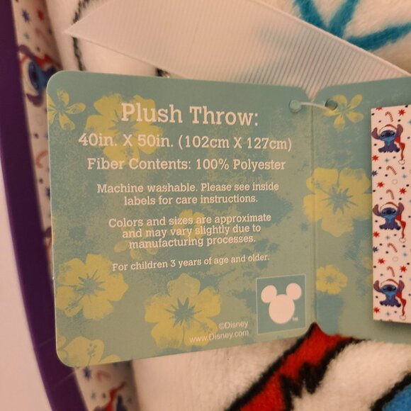 Disney Lilo & Stitch Gift Box Throw Set - Picture 7 of 11